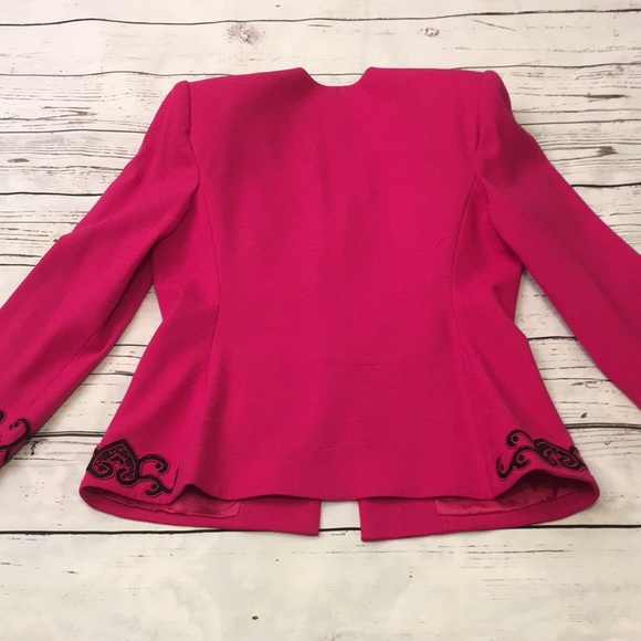 🎉Host Pick🎉Stunning Nolan Miller Beaded Suit😍 - Picture 7 of 9